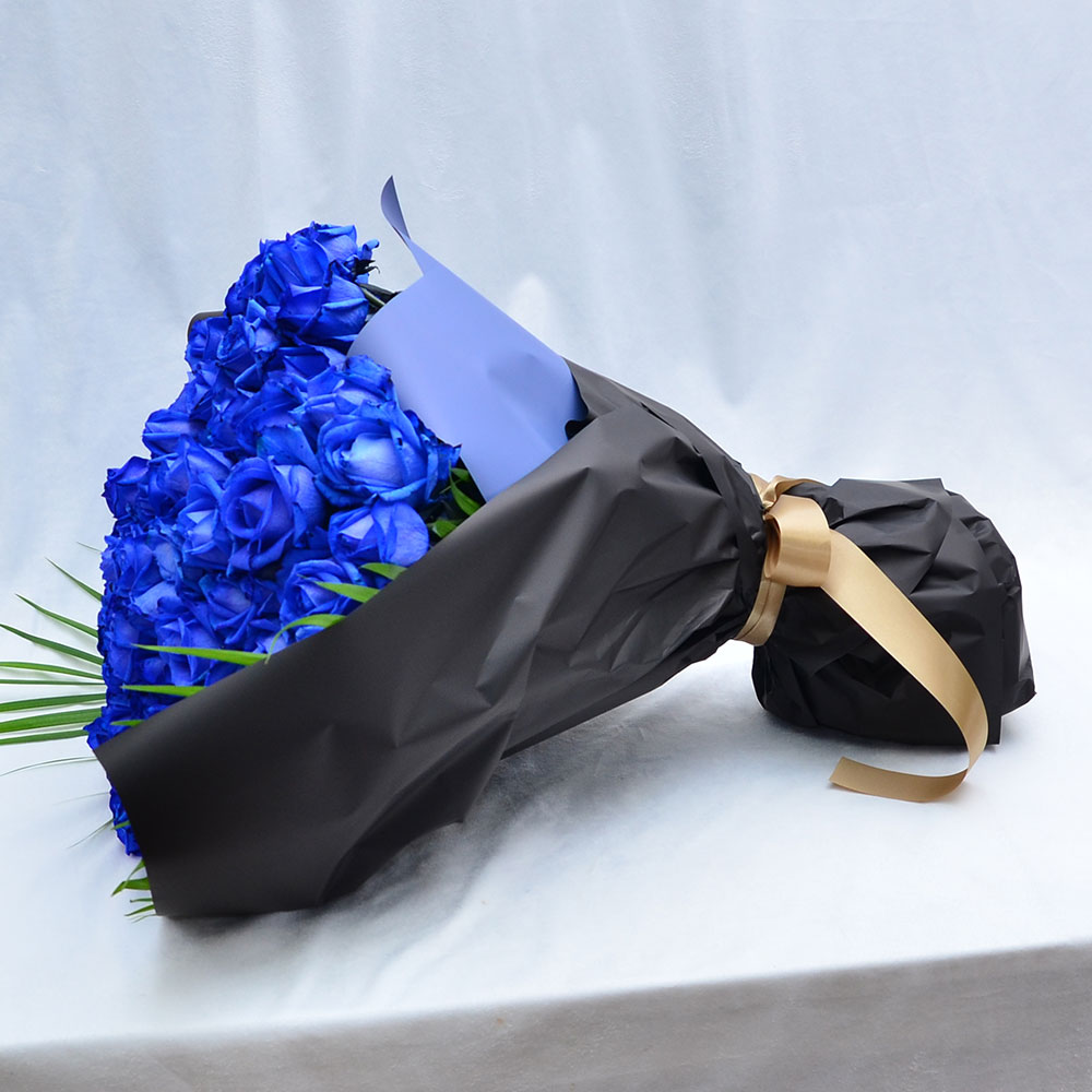青いバラ ブルーローズ108本の花束 青い薔薇(バラ) ブルーローズの花束