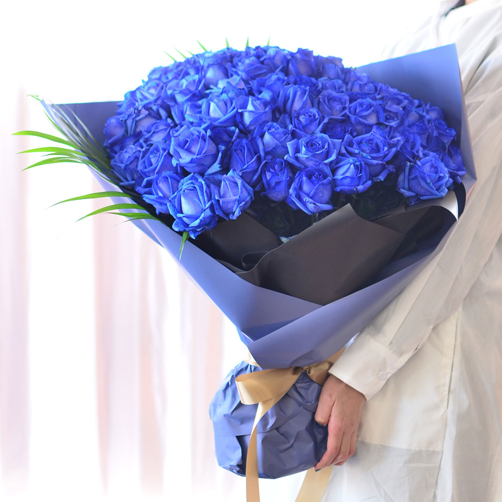 青いバラ ブルーローズ108本の花束 青い薔薇(バラ) ブルーローズの花束