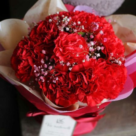 そのまま飾れる不思議なブーケ カーネーションのブーケ お祝いに贈る花 そのまま飾れる不思議なブーケ カーネーションのブーケ お祝いに贈る花