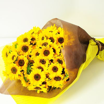 ひまわりの花束 99本 ひまわりの花言葉の意味とは 花名の由来や黄色が
