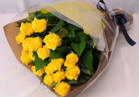 20本黄色バラブーケ　枯れない薔薇 プレゼント お祝い 特別な日 特別な人 11本黄黒バラブーケ プレゼント お祝い 枯れない花 永生薔薇