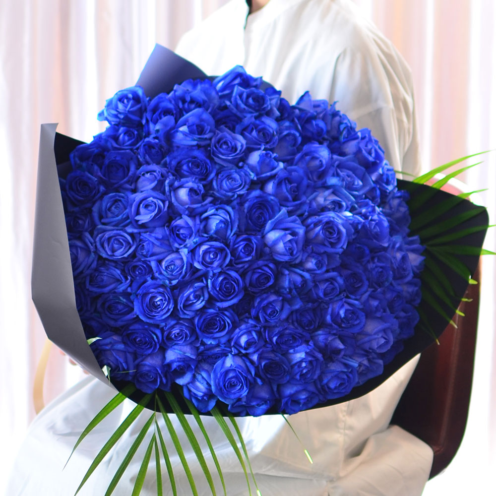 青いバラ ブルーローズ100本の花束 青い薔薇(バラ) ブルーローズの花束