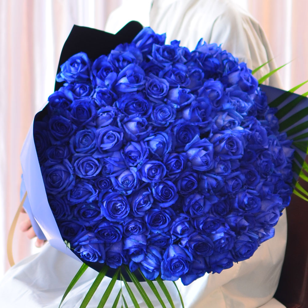 青いバラ ブルーローズ100本の花束 青い薔薇(バラ) ブルーローズの花束