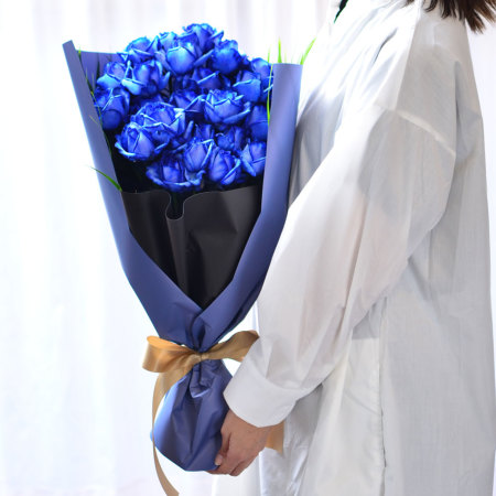青いバラ ブルーローズ25本の花束 青い薔薇(バラ) ブルーローズの花束
