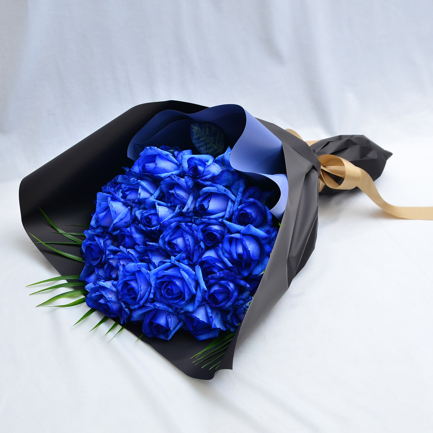 青いバラ ブルーローズ30本の花束 青い薔薇(バラ) ブルーローズの花束