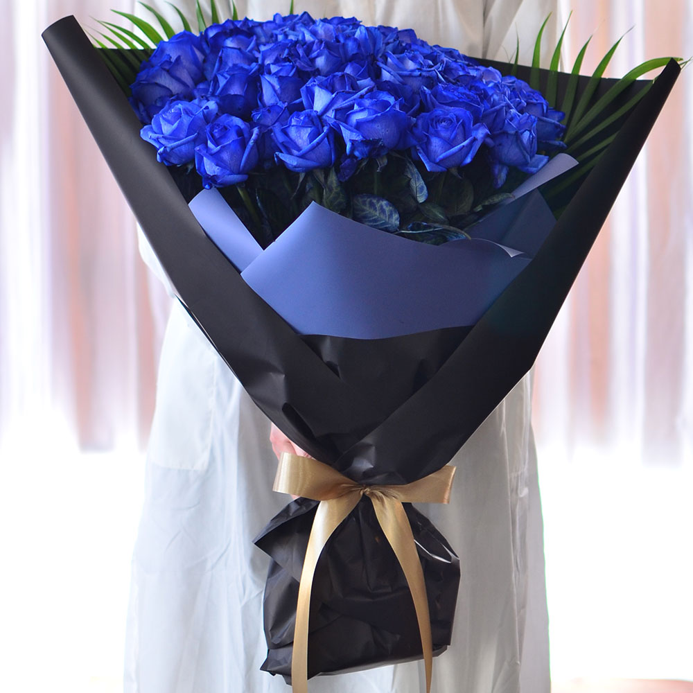 青いバラ ブルーローズ50本の花束 青い薔薇(バラ) ブルーローズの花束