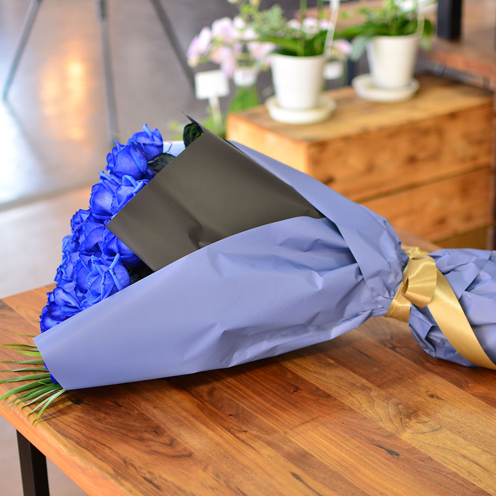 青いバラ ブルーローズ50本の花束 青い薔薇(バラ) ブルーローズの花束