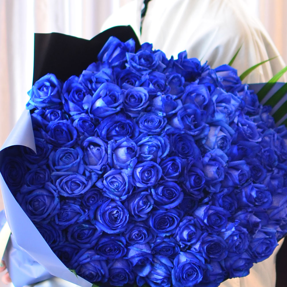 青いバラ ブルーローズ90本の花束 青い薔薇(バラ) ブルーローズの花束