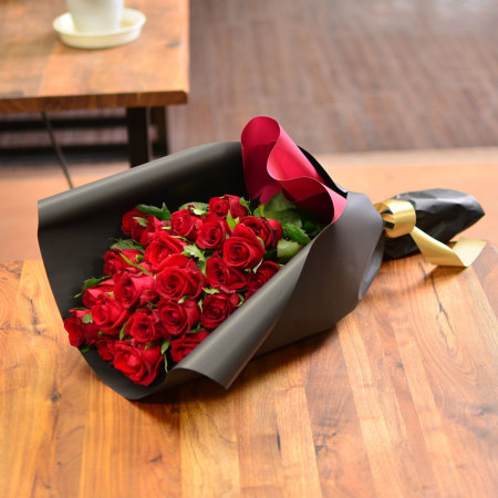 赤いバラ25本の花束 赤いバラ(薔薇・ばら)の花束 | エーデルワイス【花