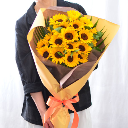 ひまわりの花束 2Lサイズ 20本 ひまわりの花言葉の意味とは 花名の由来